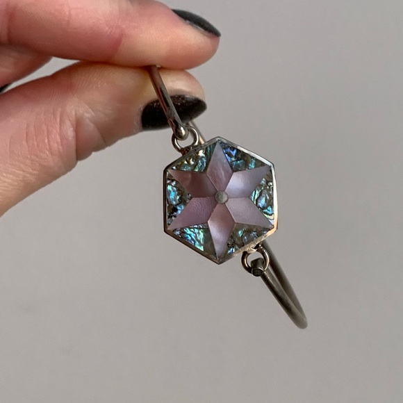 Bangle Bracelet with Floral Mother-of-Pearl Inlay Design - Picture 7 of 8